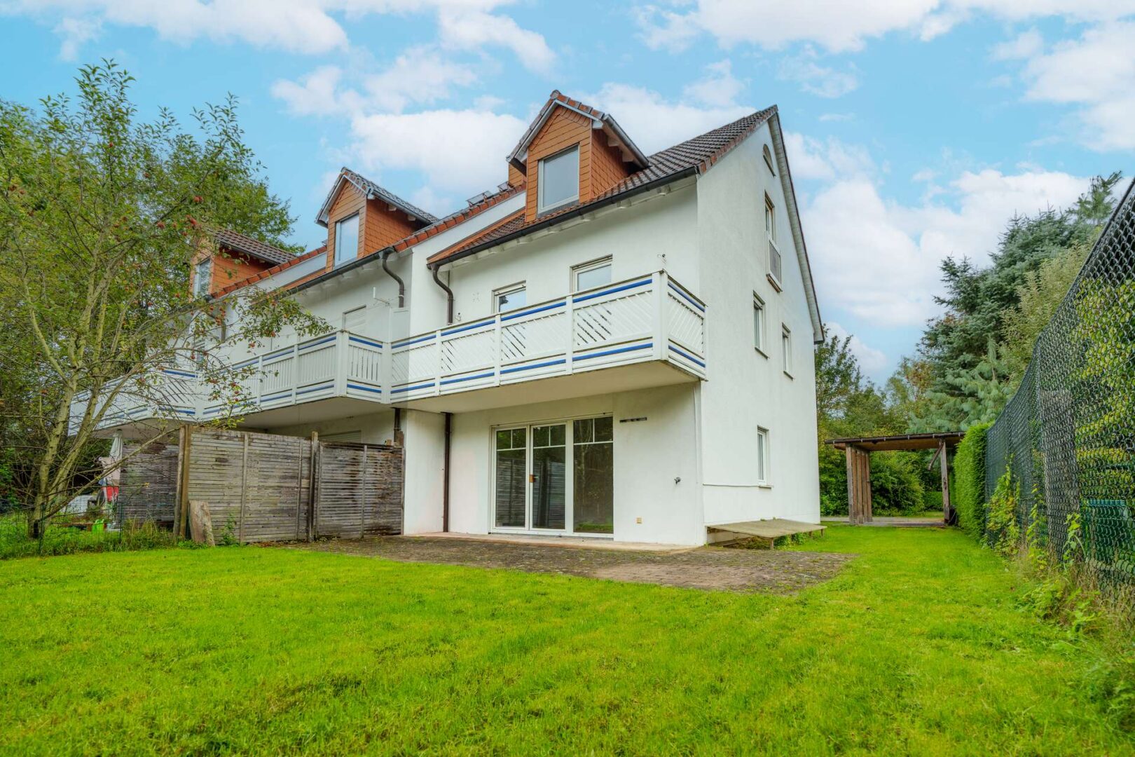 Garten - Blick aufs Haus