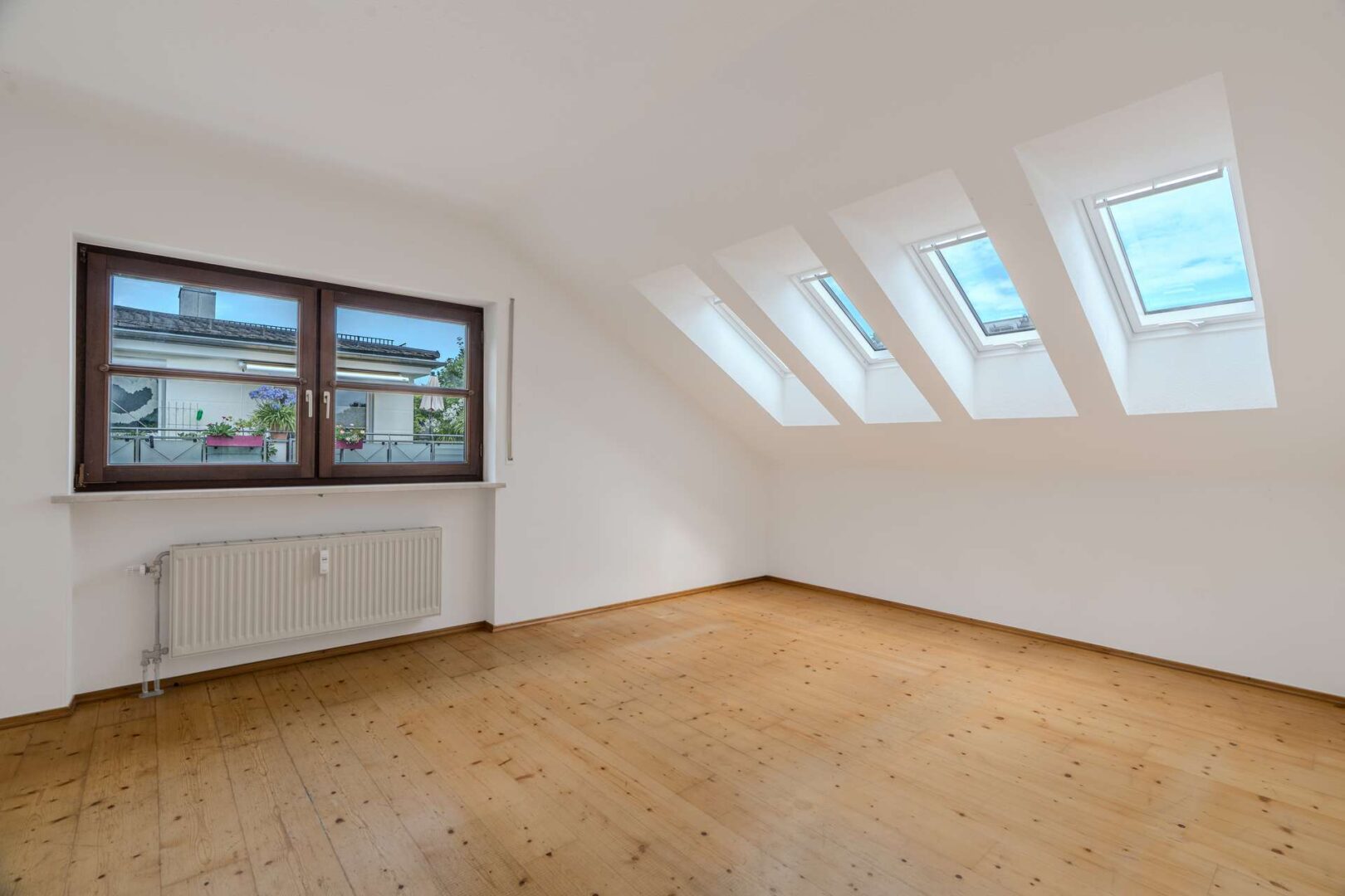 Schlafzimmer 1