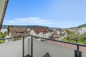 Balkon mit Süd-/ Westausrichtung