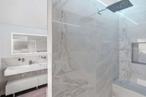 Dusche im OG