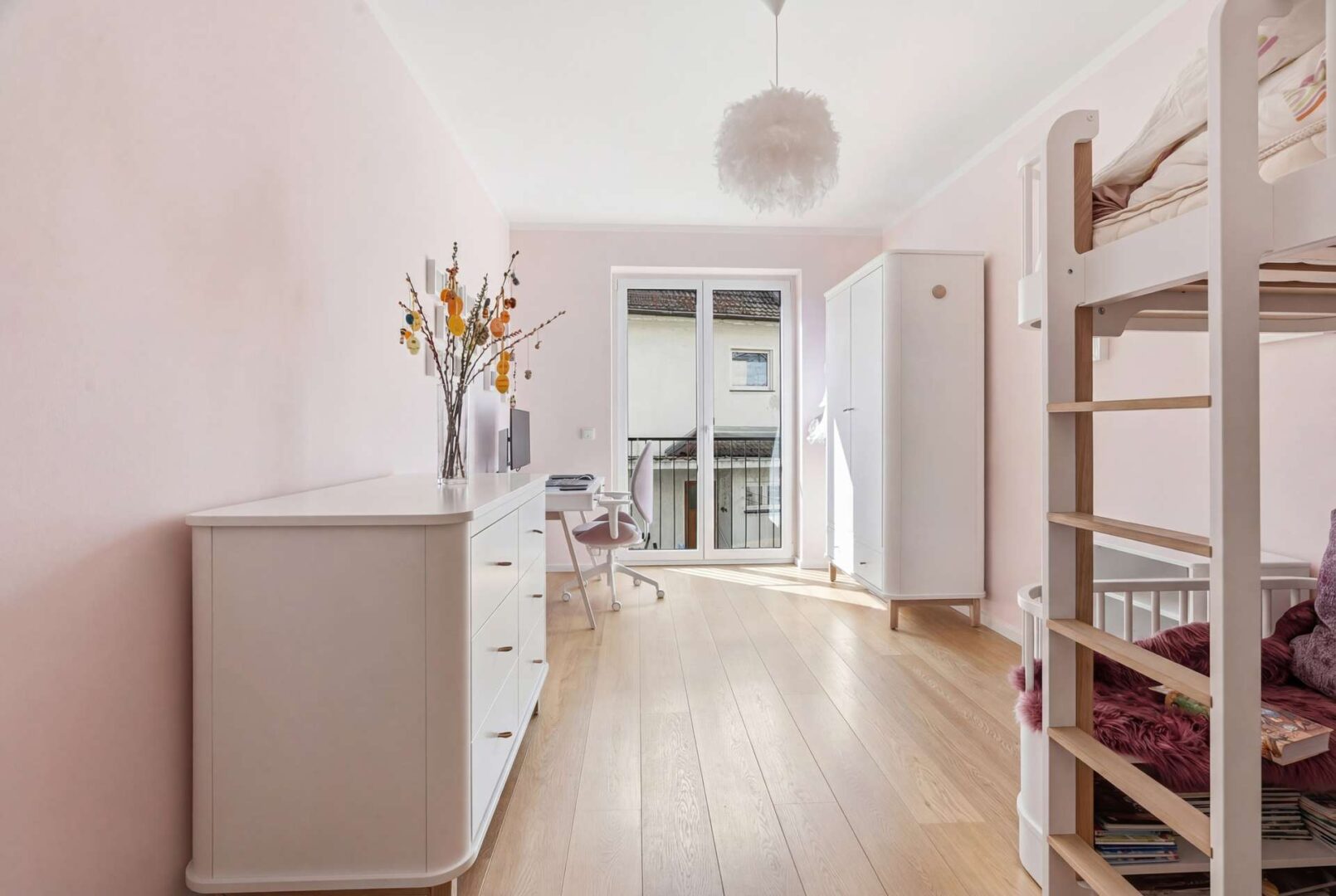 Kinderzimmer / Homeoffice